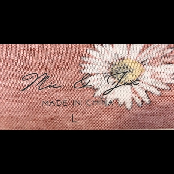 Mic & Jax NWOT Tie-Front Tank-Large - Picture 4 of 4